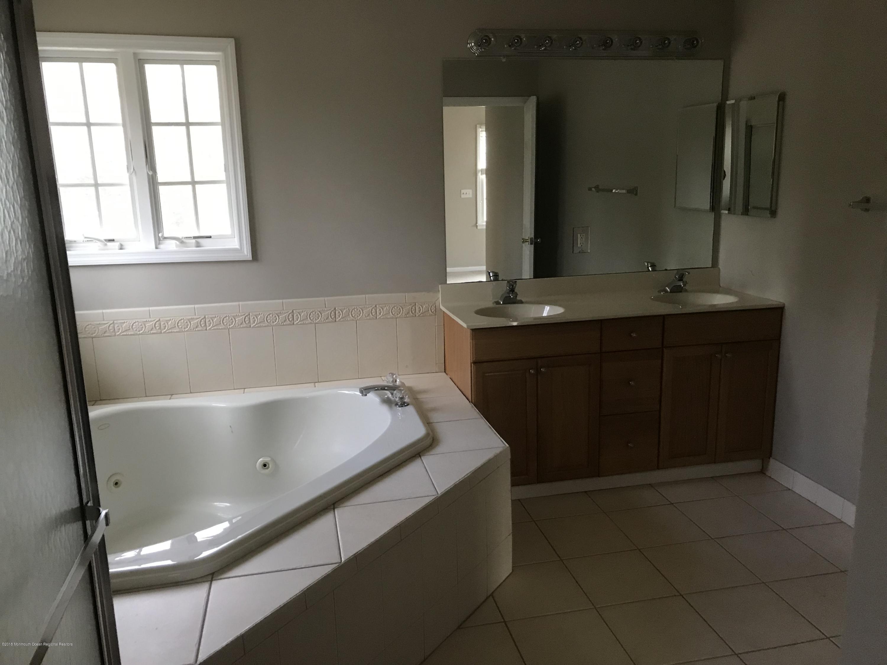 2113 Red Gate Road Allenwood, NJ 08720 - Photo 6 of 7 IMG_3078