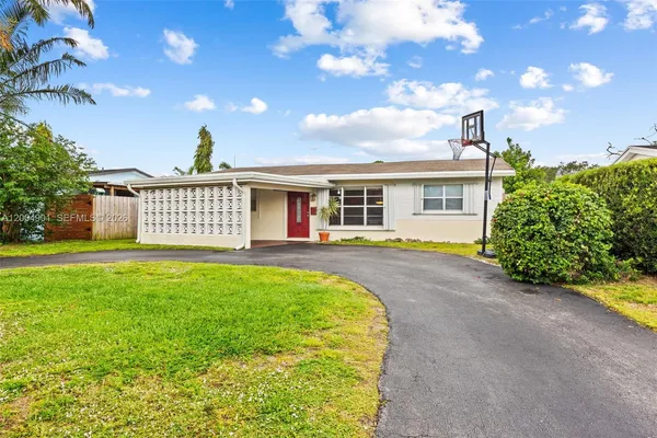 $565,000 | 2210 North 57th Way, Hollywood, FL 33021