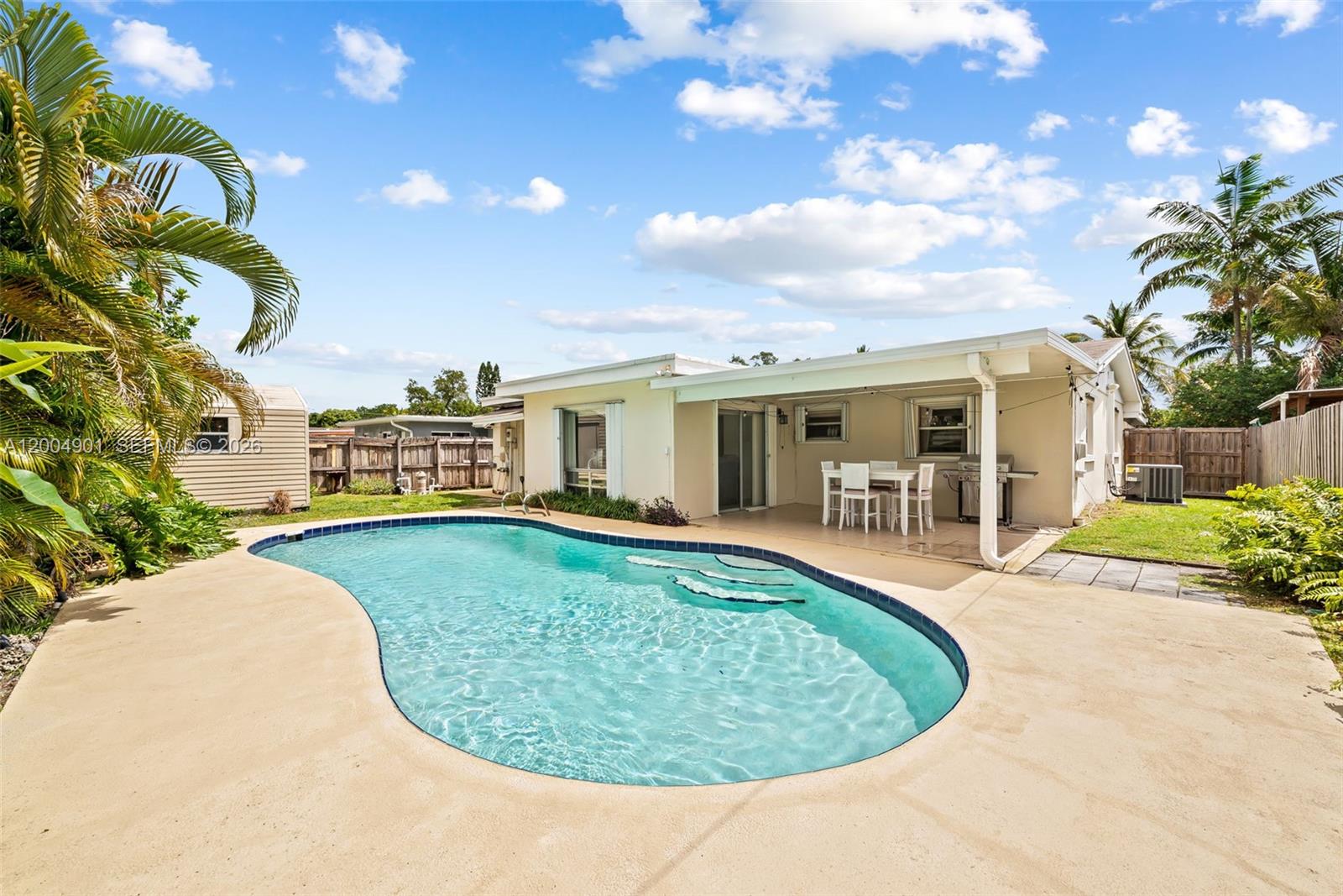 2210 North 57th Way Hollywood, FL 33021 - Photo 3 of 16