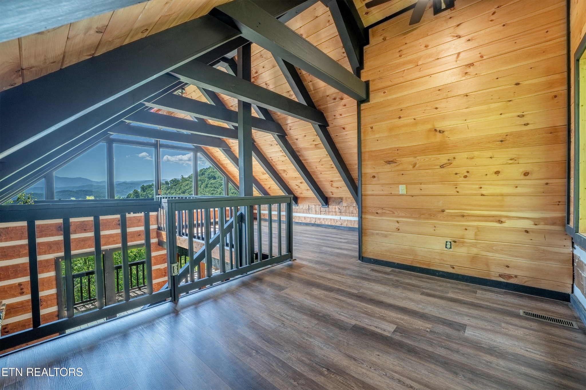 2133 Rising Fawn Way Sevierville, TN 37862 - Photo 11 of 25 Gallery Image 11