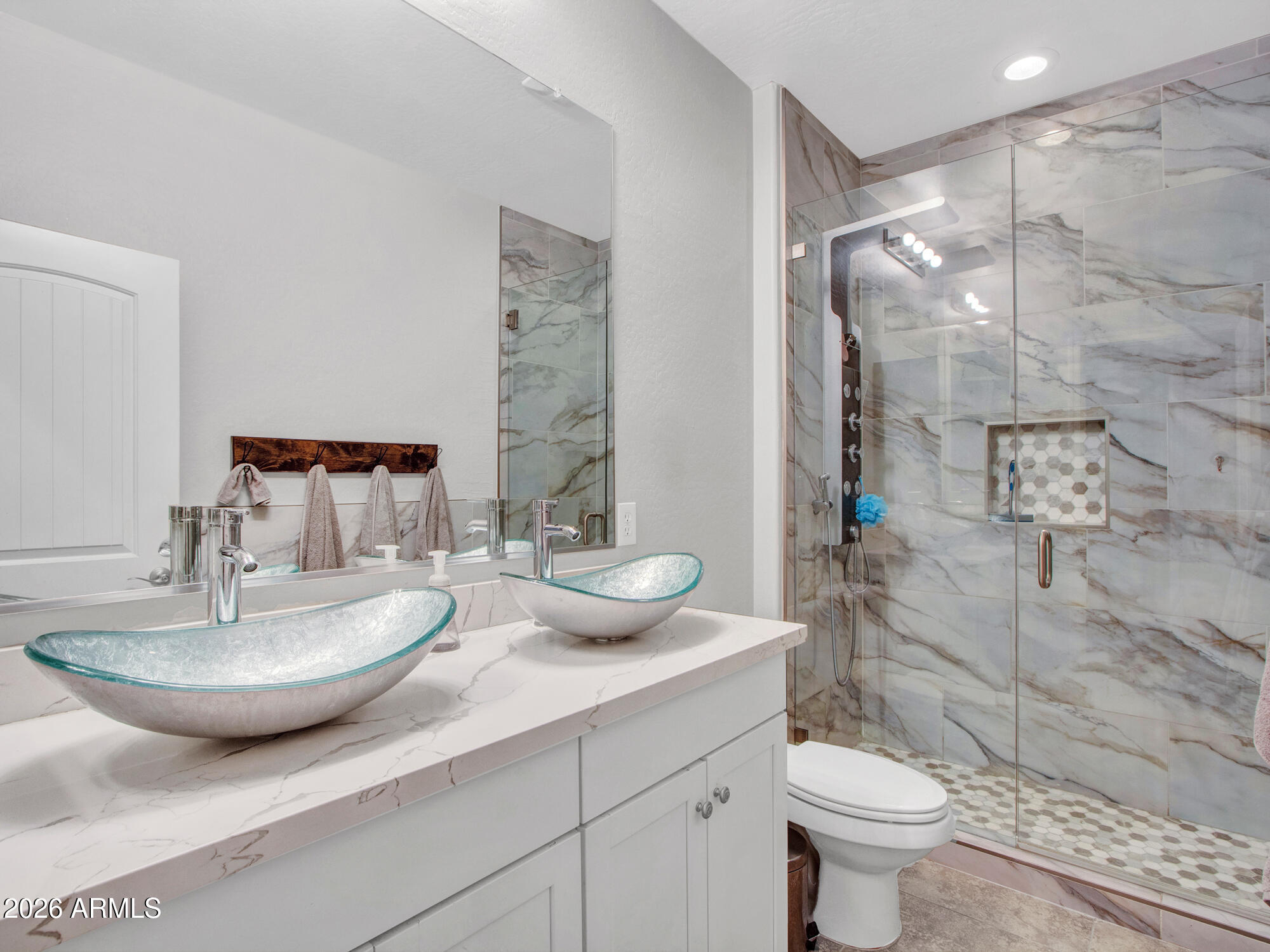 18216 West Montecito Avenue Goodyear, AZ 85395 - Photo 10 of 26 05-Hall-bath