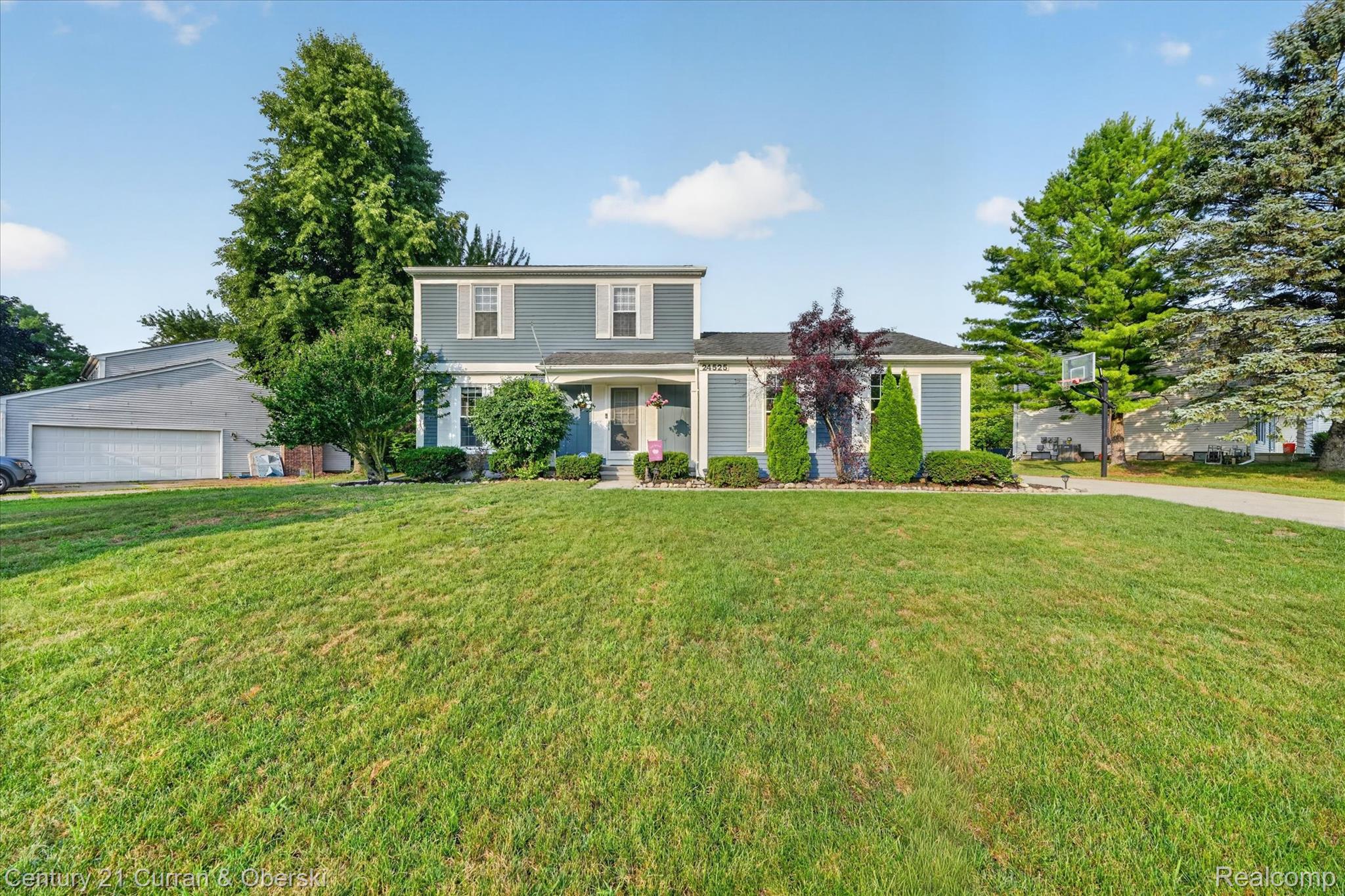 24525 Jamestowne Road Novi, MI 48375 - Photo 1 of 34 24525 Jamestowne in highly desirable Jamestowne Green Community