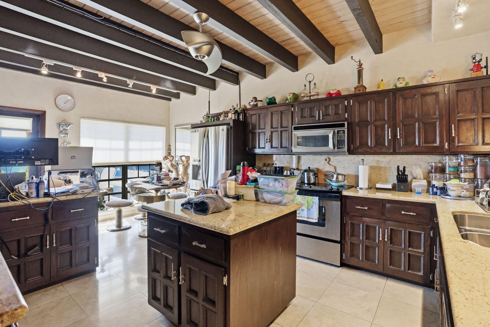 2850 Northeast 44th Street Lighthouse Point, FL 33064 - Photo 23 of 67 Kitchen