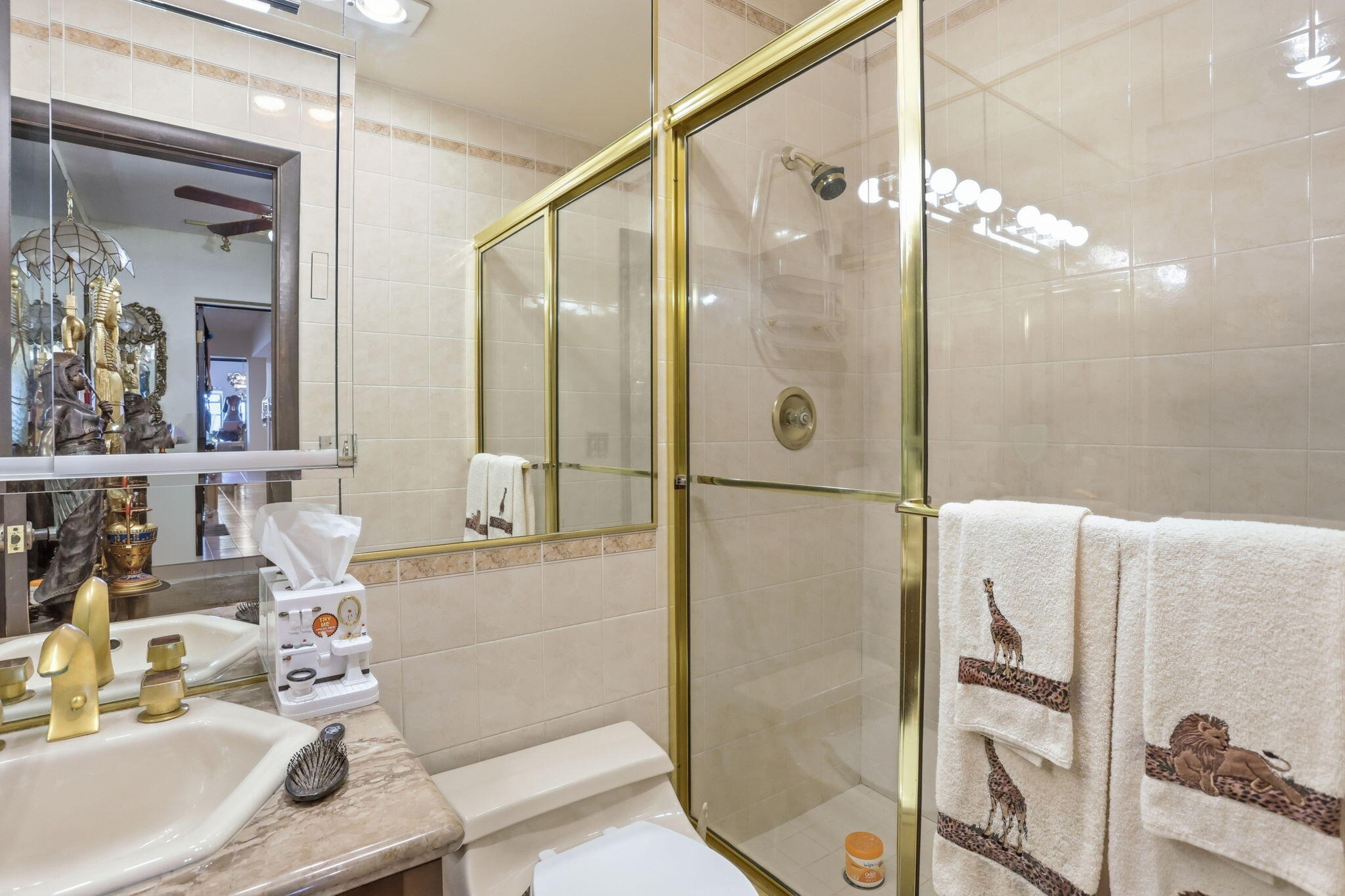 2850 Northeast 44th Street Lighthouse Point, FL 33064 - Photo 31 of 67 Downstairs Bathroom 1