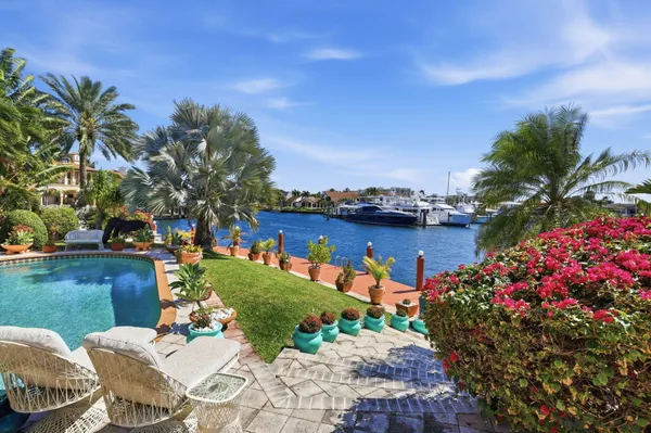 $5,450,000 | 2850 Northeast 44th Street, Lighthouse Point, FL 33064
