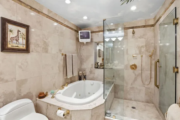 $5,450,000 | 2850 Northeast 44th Street, Lighthouse Point, FL 33064