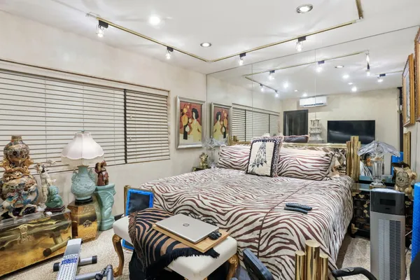 $5,450,000 | 2850 Northeast 44th Street, Lighthouse Point, FL 33064