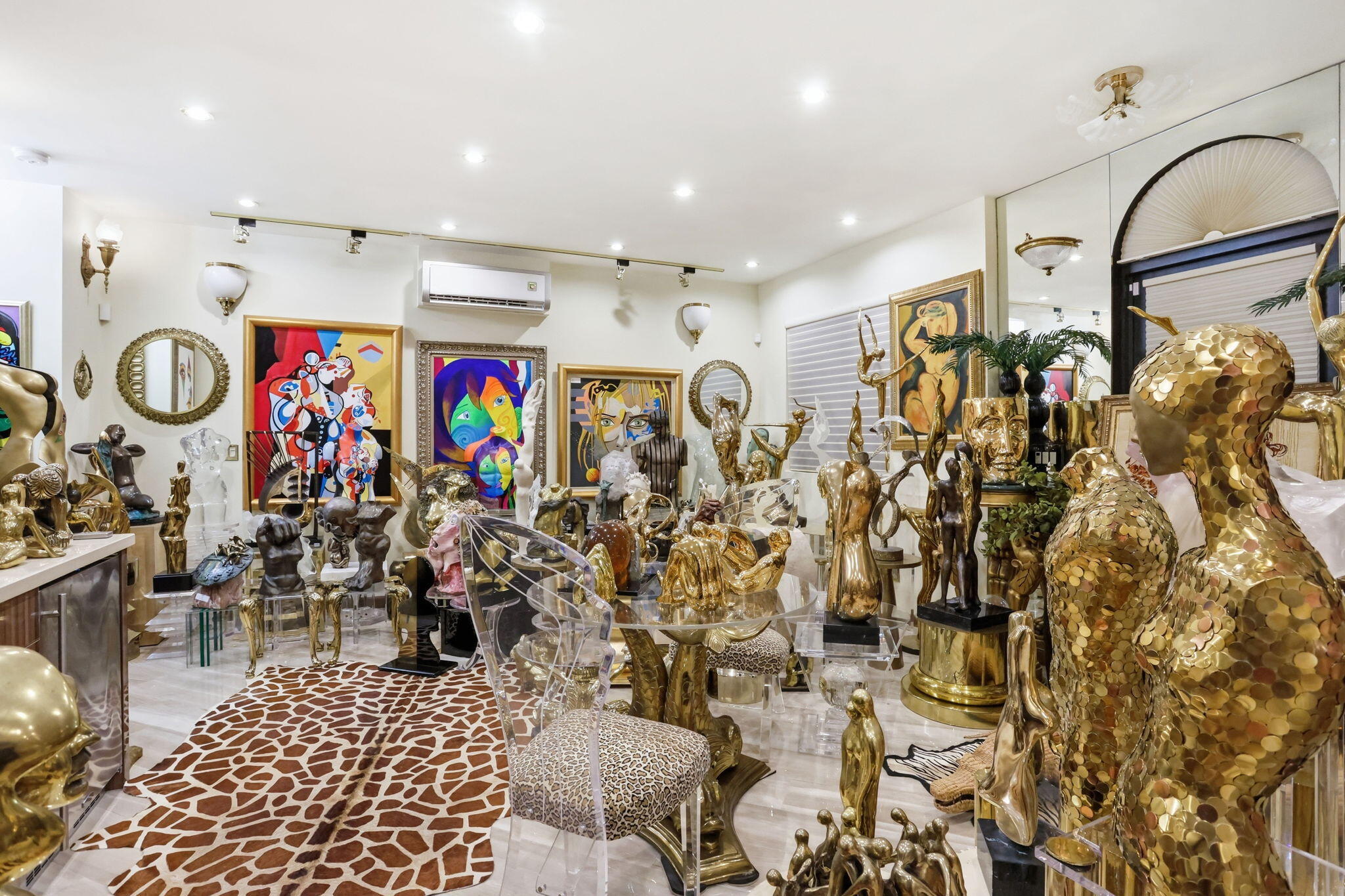 2850 Northeast 44th Street Lighthouse Point, FL 33064 - Photo 55 of 67 a very nice looking room with lots of white furniture