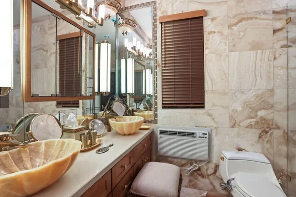 $5,450,000 | 2850 Northeast 44th Street, Lighthouse Point, FL 33064