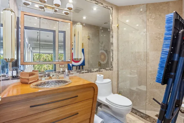 $5,450,000 | 2850 Northeast 44th Street, Lighthouse Point, FL 33064