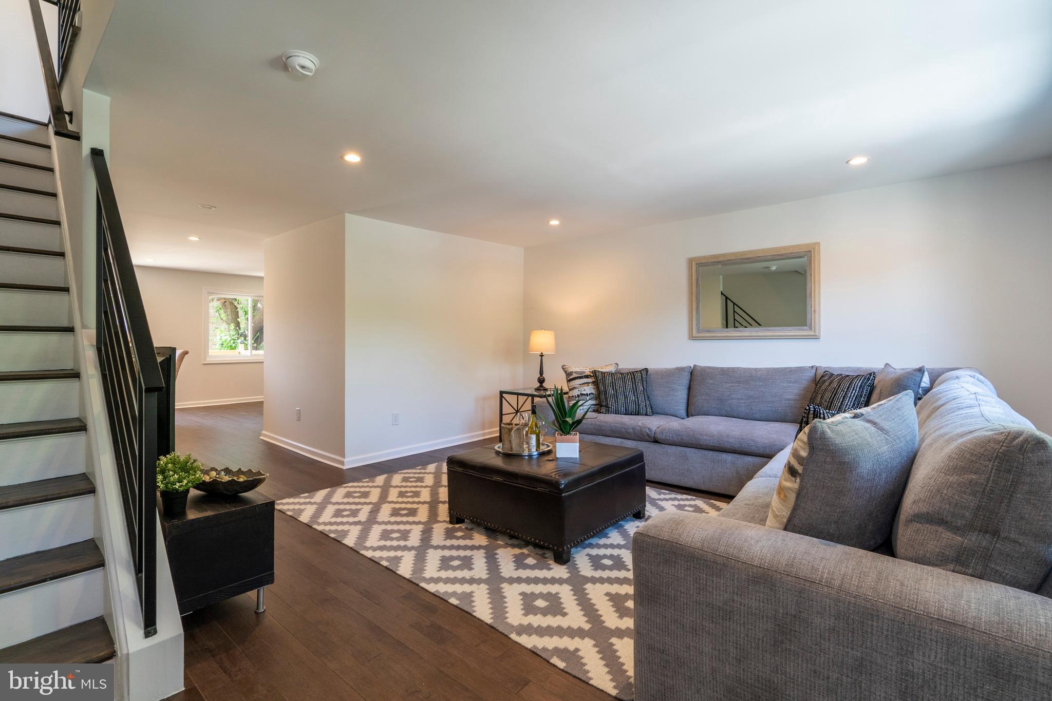 518 Poplar Street Philadelphia, PA 19123 - Photo 2 of 38