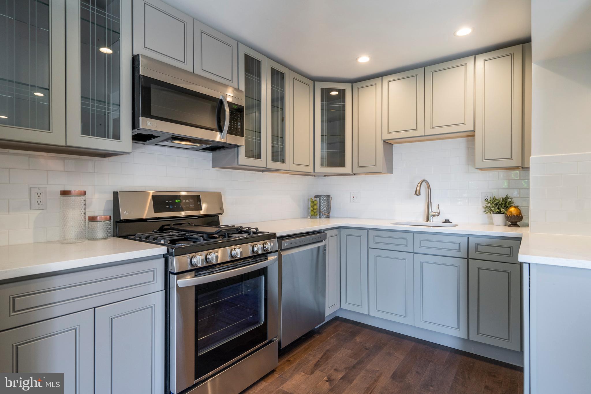 518 Poplar Street Philadelphia, PA 19123 - Photo 12 of 38