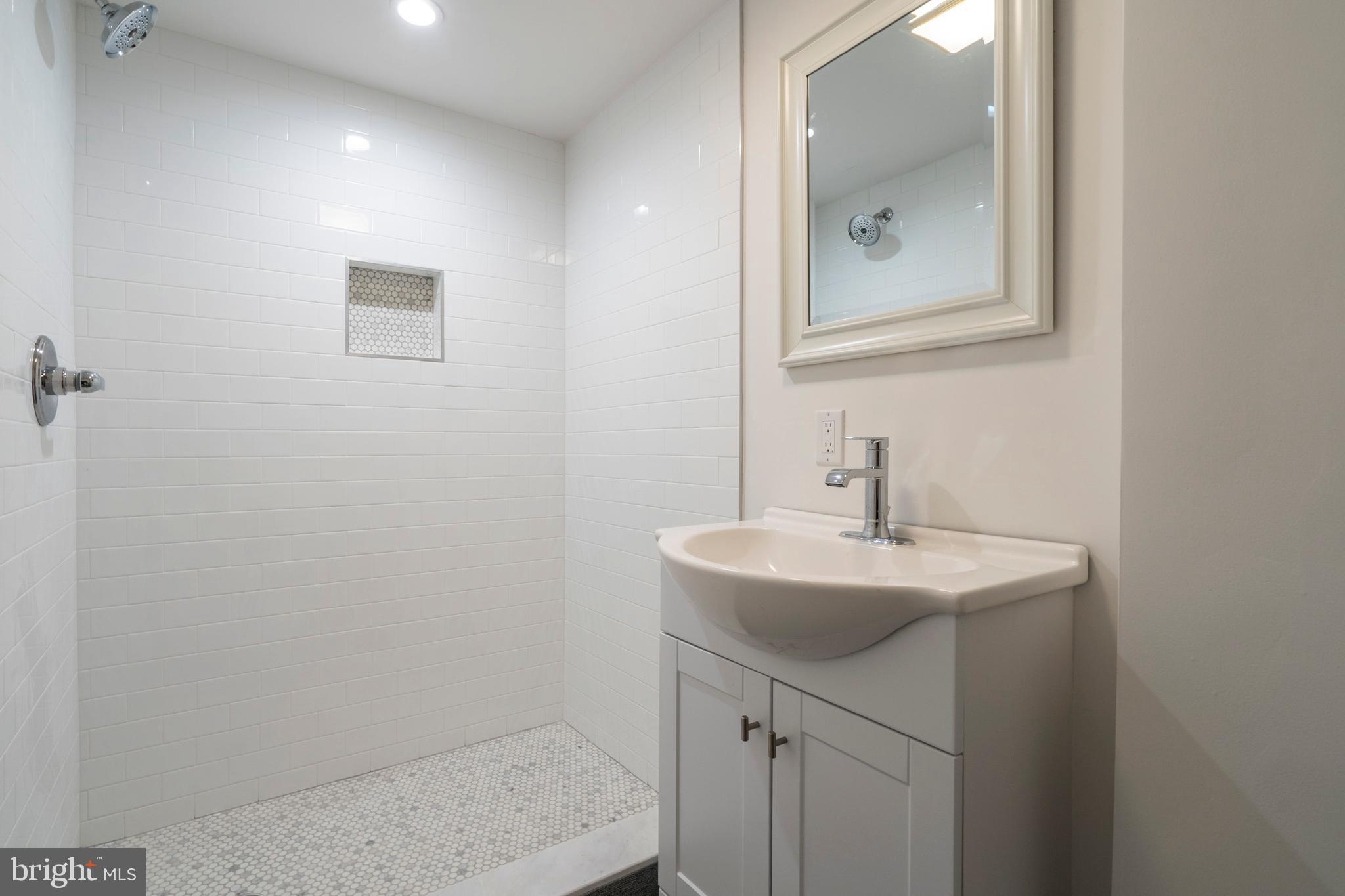 518 Poplar Street Philadelphia, PA 19123 - Photo 20 of 38