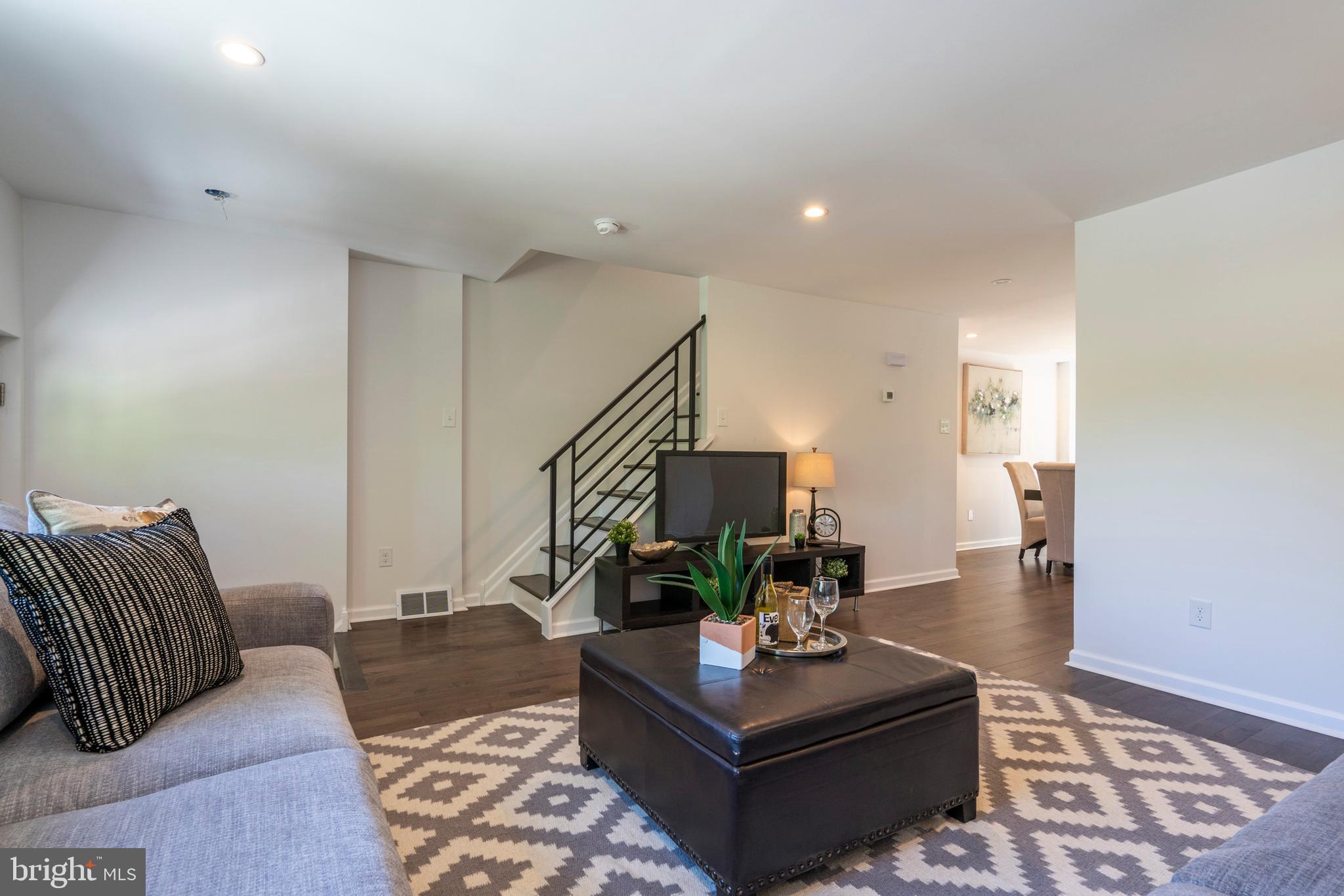 518 Poplar Street Philadelphia, PA 19123 - Photo 4 of 38