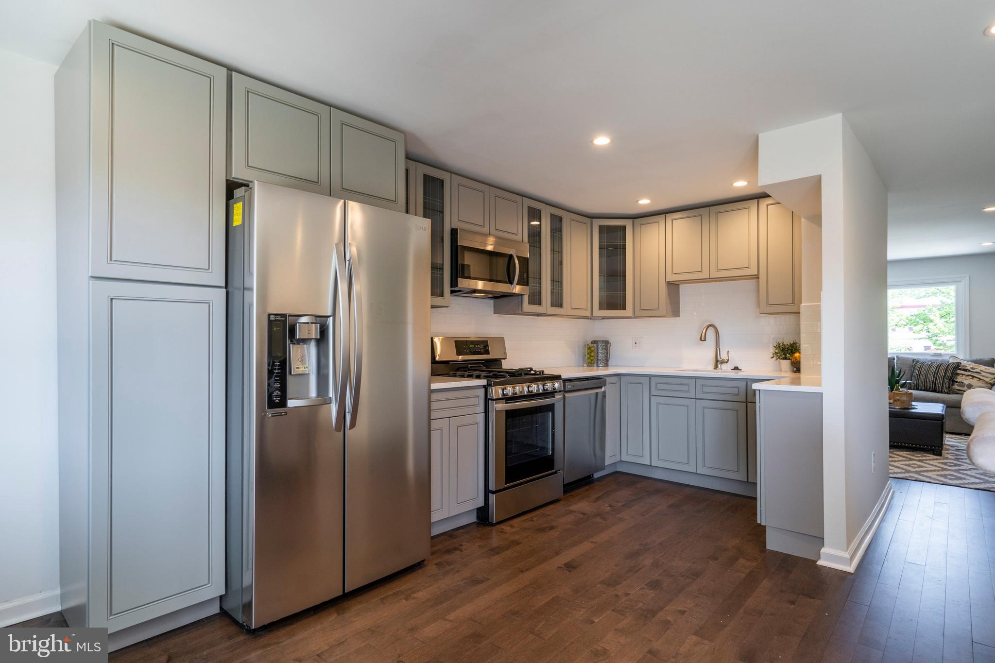 518 Poplar Street Philadelphia, PA 19123 - Photo 9 of 38