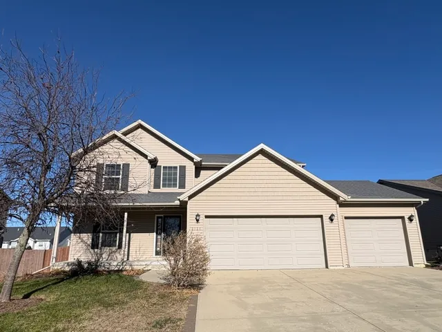 $388,500 | 1714 Flagstone Drive, Normal, IL 61761