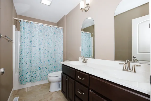 $388,500 | 1714 Flagstone Drive, Normal, IL 61761