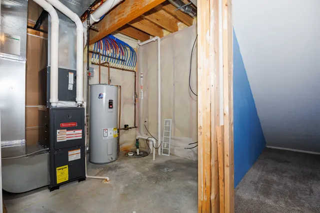 $388,500 | 1714 Flagstone Drive, Normal, IL 61761