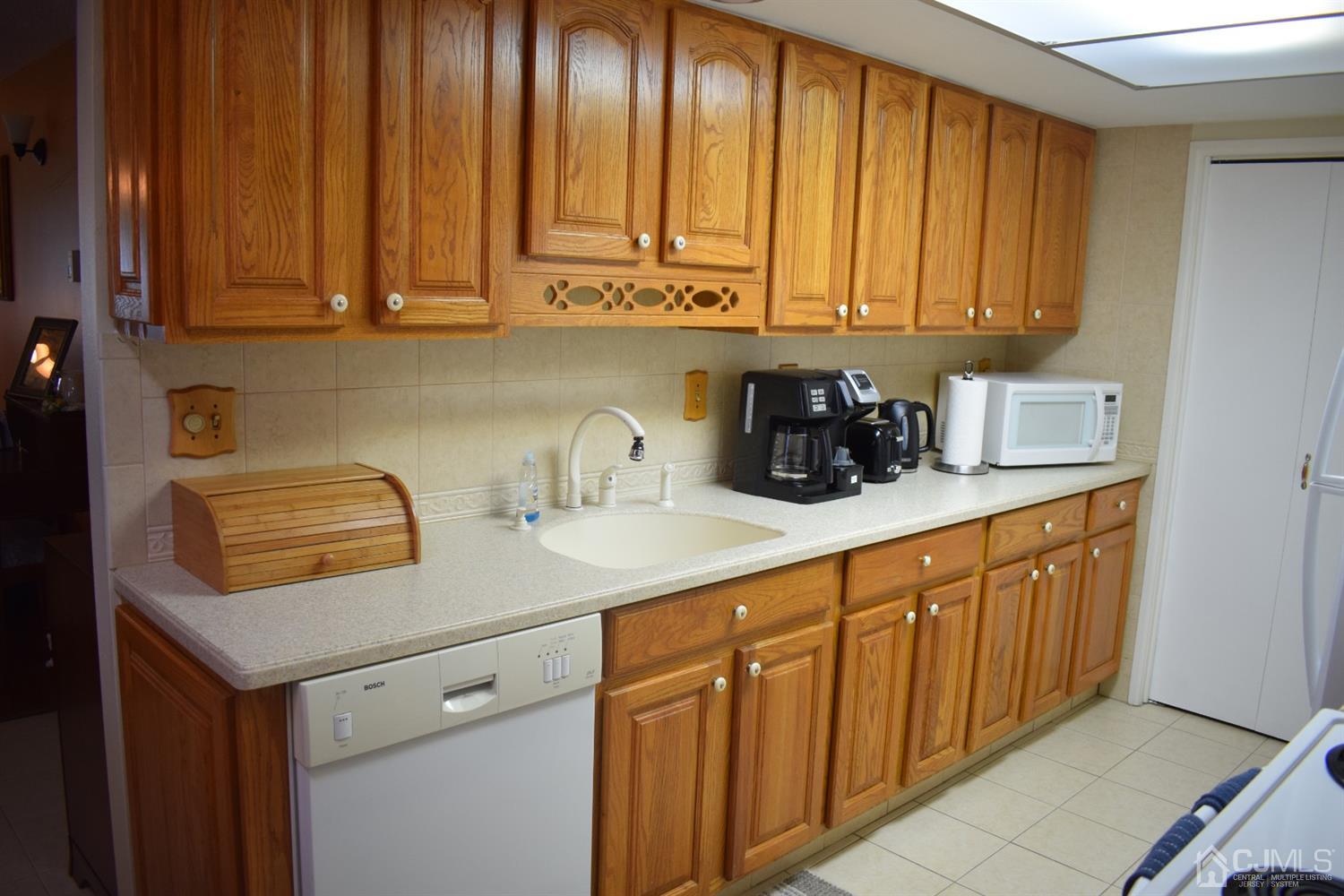 37 Haddon Road, Unit A Monroe Township, NJ 08831 - Photo 23 of 32 Gallery Image 23