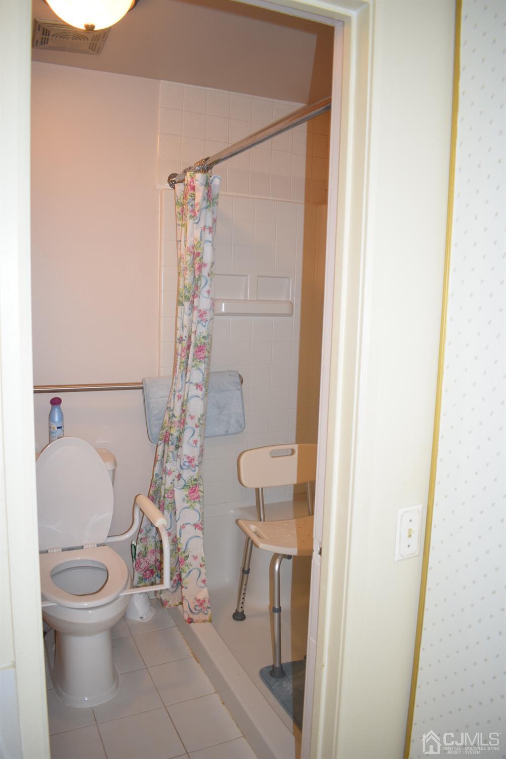 37 Haddon Road, Unit A Monroe Township, NJ 08831 - Photo 4 of 32 Gallery Image 4