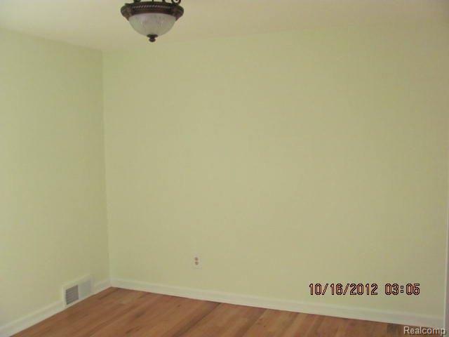 1772 Graefield Road Birmingham, MI 48009 - Photo 10 of 11 030.JPG