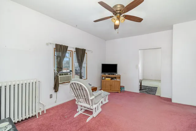 $260,000 | 328 Edmund Avenue West, St. Paul, MN 55103