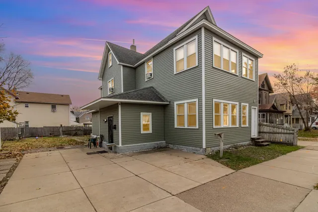 $260,000 | 328 Edmund Avenue West, St. Paul, MN 55103