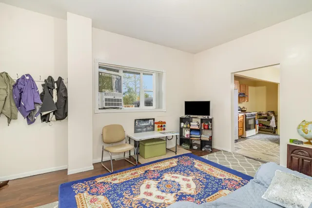 $260,000 | 328 Edmund Avenue West, St. Paul, MN 55103