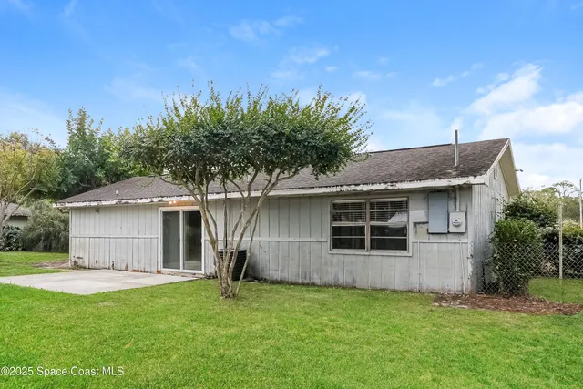 $1,885 | 7500 Coquina Avenue, Fort Pierce, FL 34951