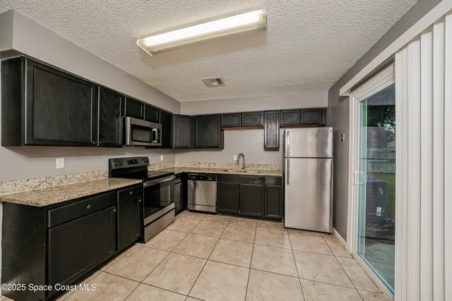 $1,885 | 7500 Coquina Avenue, Fort Pierce, FL 34951