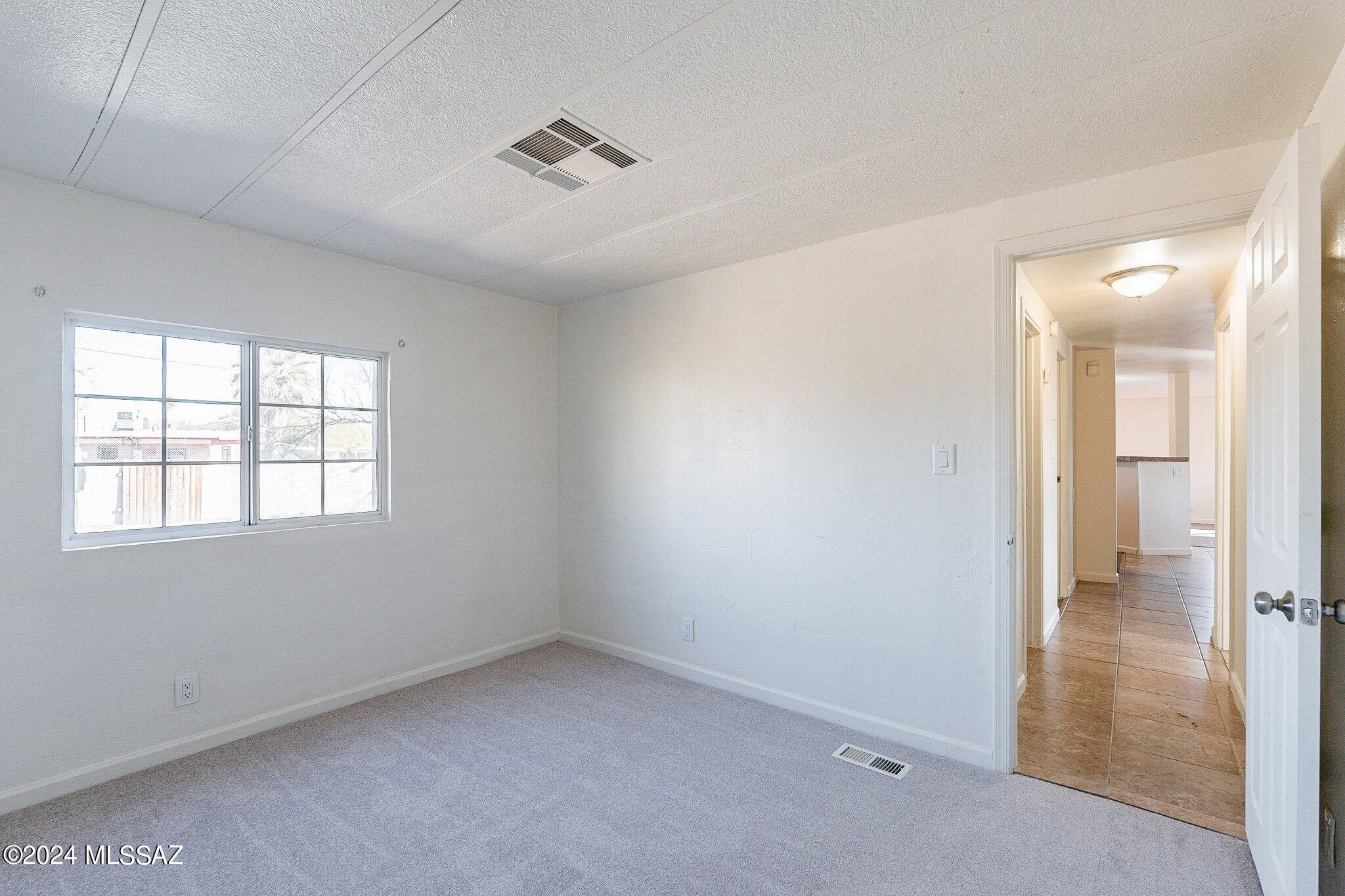 2572 West Bilby Road Tucson, AZ 85746 - Photo 12 of 18 Gallery Image 12