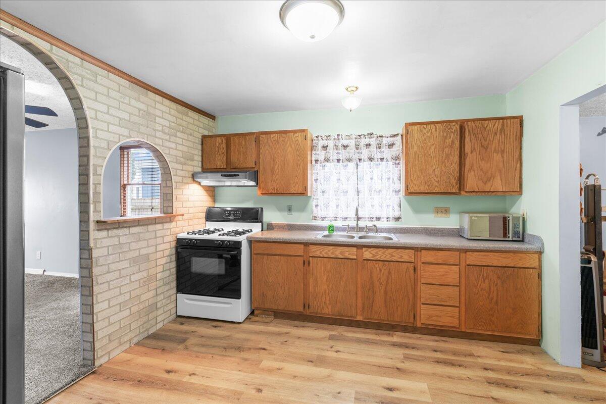 4924 Pleasant Grove Road Lansing, MI 48910 - Photo 8 of 14