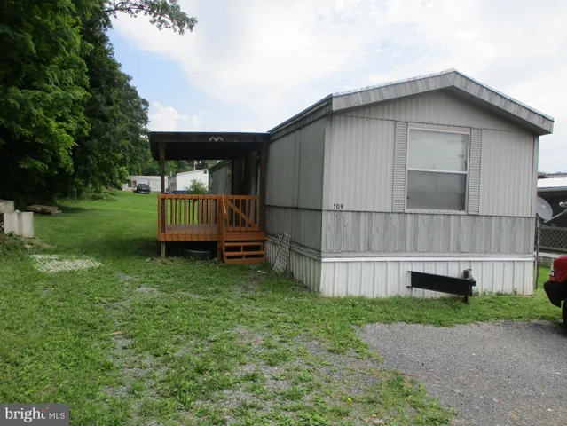 $875 | 109 Manges Street, Everett, PA 15537