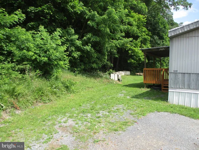 $875 | 109 Manges Street, Everett, PA 15537