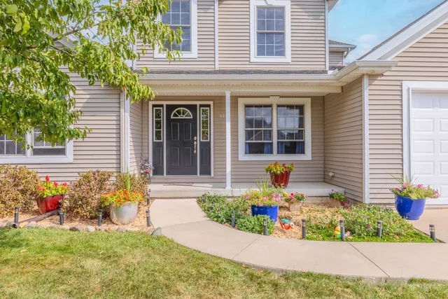 $399,900 | 3276 Fire Fly Court, Normal, IL 61761