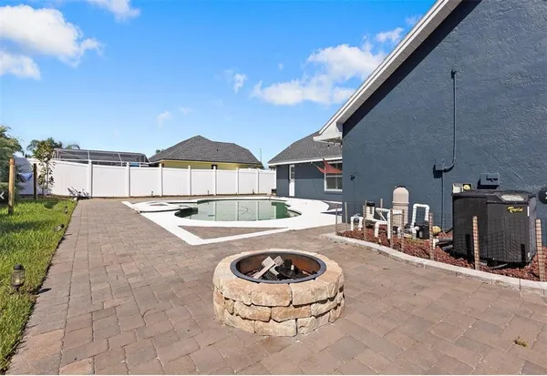 $2,900 | 5517 Loma Vista Drive East, Davenport, FL 33896