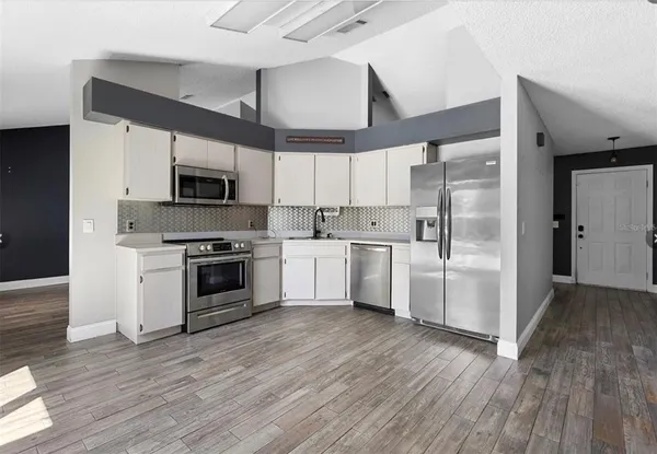 $2,900 | 5517 Loma Vista Drive East, Davenport, FL 33896