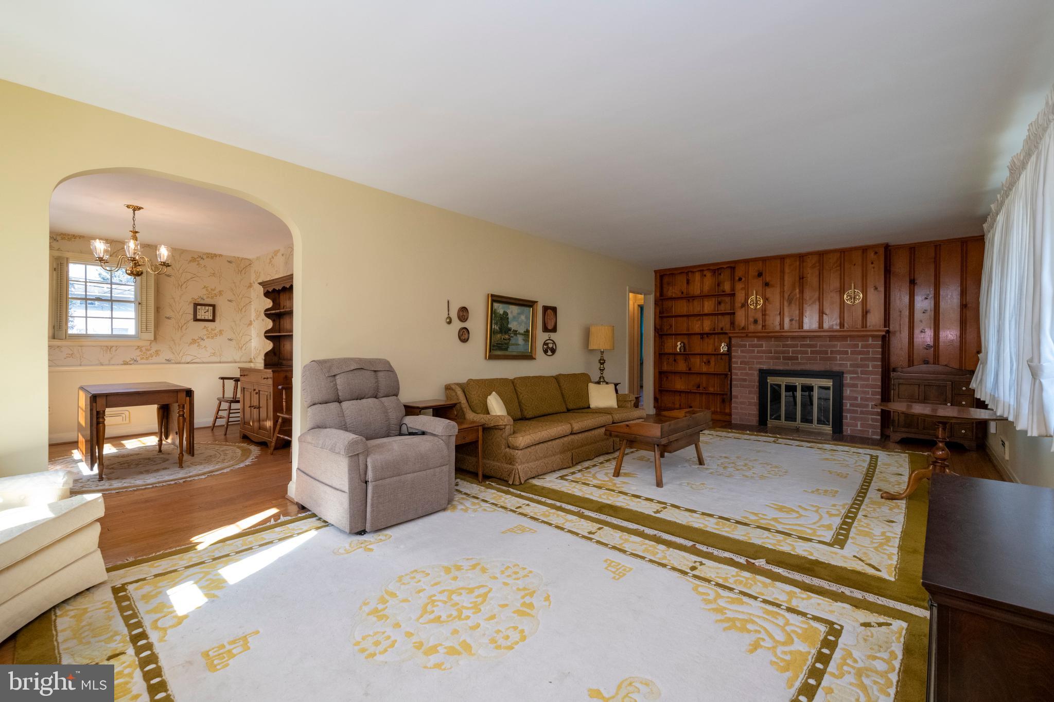 36 Croftley Road Lutherville-Timonium, MD 21093 - Photo 4 of 37 Front Door Opens Into An Extra Large Living Room