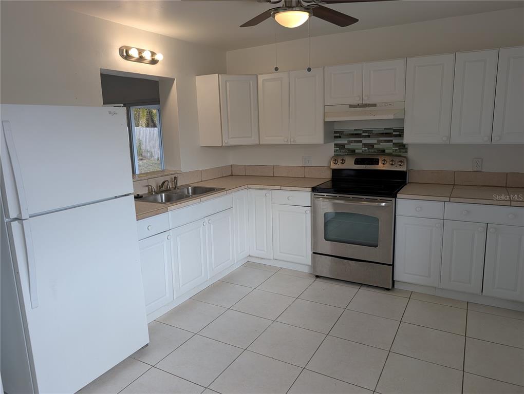 27284 Sunnybrook Road Punta Gorda, FL 33983 - Photo 3 of 20