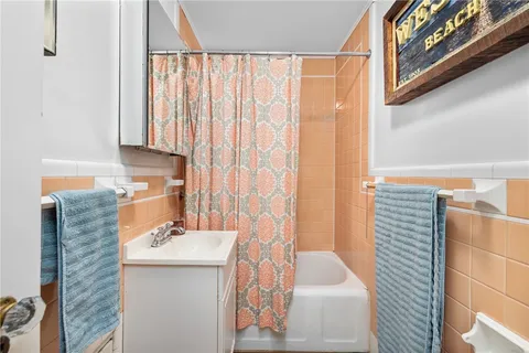 $22,000 | 41 Hunter Avenue, Newport, RI 02840