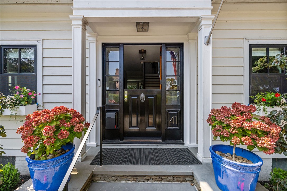 41 Hunter Avenue Newport, RI 02840 - Photo 27 of 39 Front Door