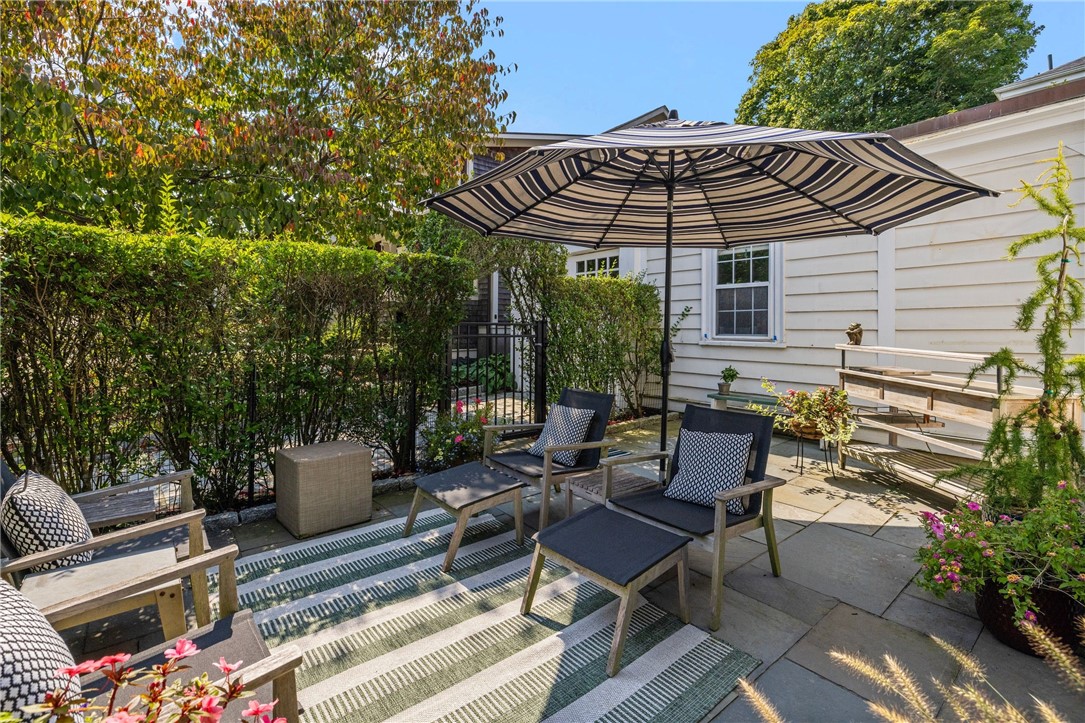 41 Hunter Avenue Newport, RI 02840 - Photo 28 of 39 Side Patio