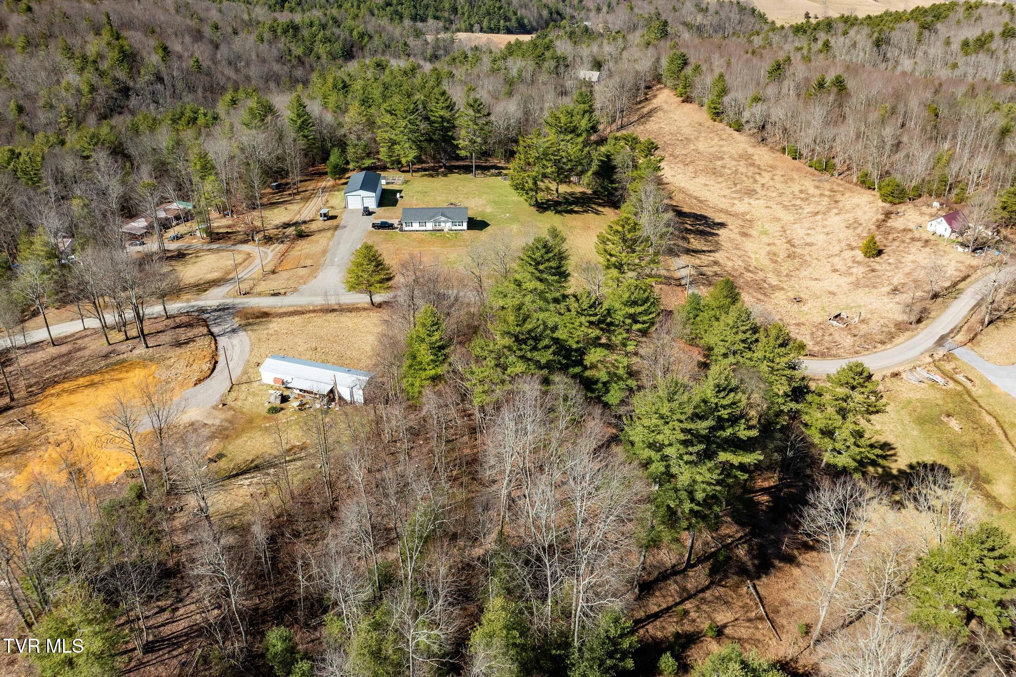 828 Red Brush Road Mountain City, TN 37683 - Photo 12 of 29 828 Red Brush Road (15 of 33)