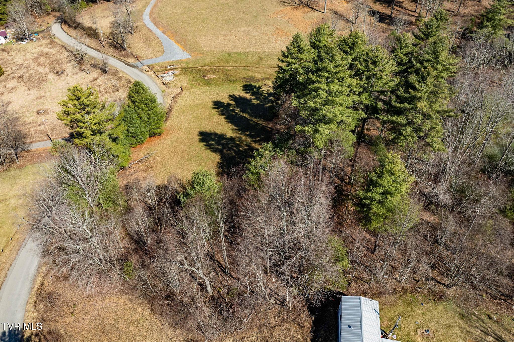 828 Red Brush Road Mountain City, TN 37683 - Photo 15 of 29 828 Red Brush Road (19 of 33)