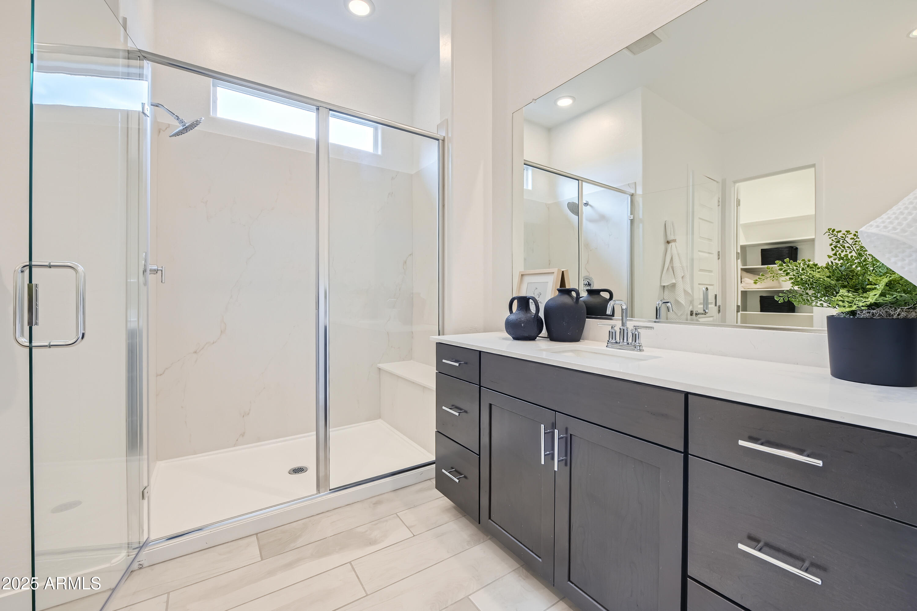 3229 West Via Dona Road Phoenix, AZ 85083 - Photo 11 of 22 Owner's Bath