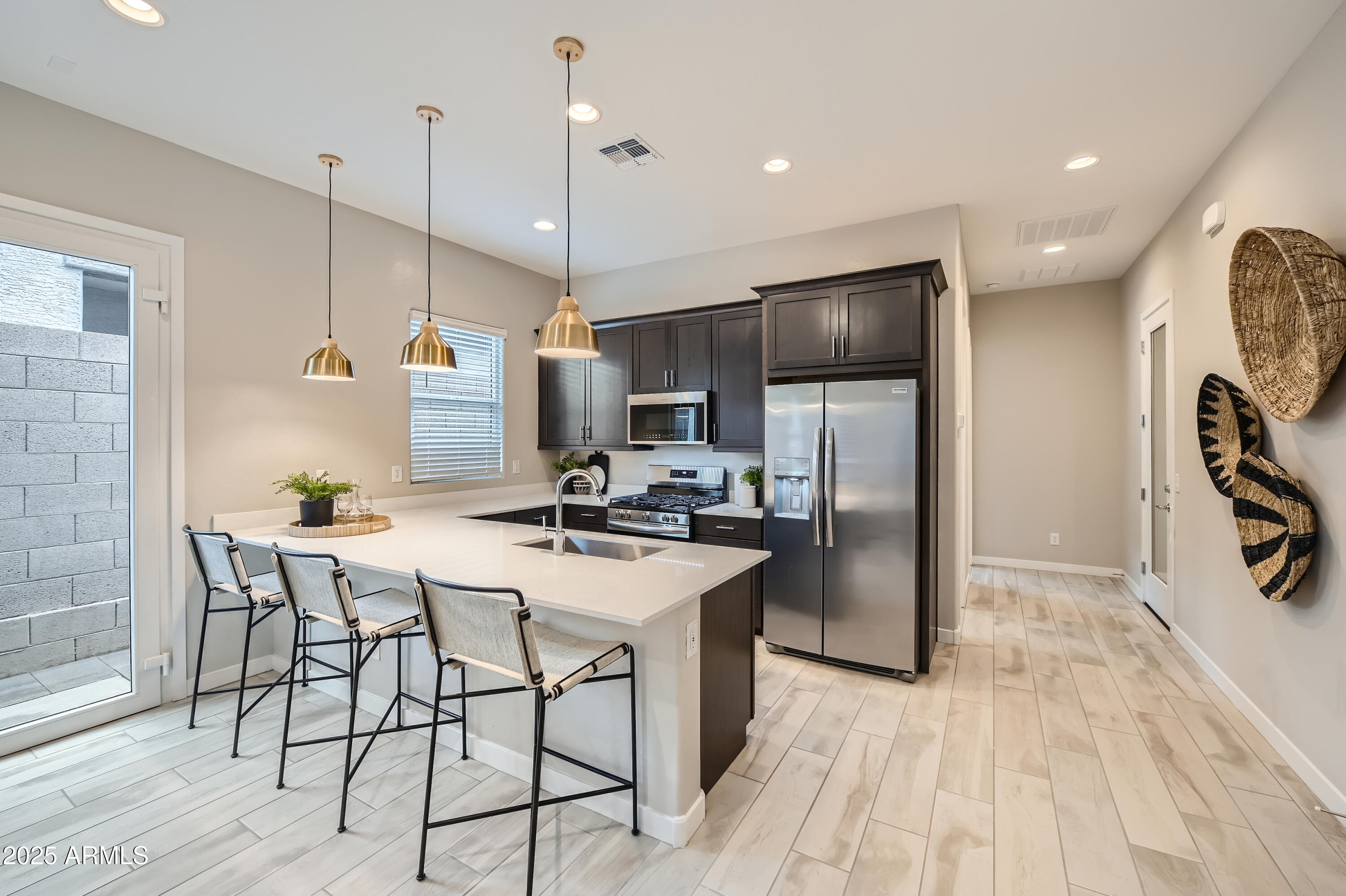 3229 West Via Dona Road Phoenix, AZ 85083 - Photo 17 of 22 NG Kitchen