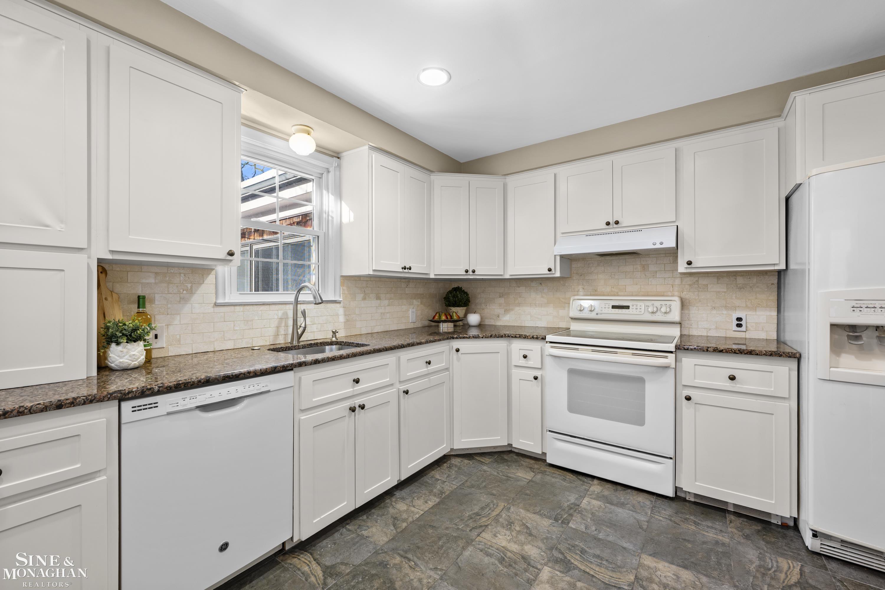 419 Maison Road Grosse Pointe Farms, MI 48236 - Photo 8 of 50