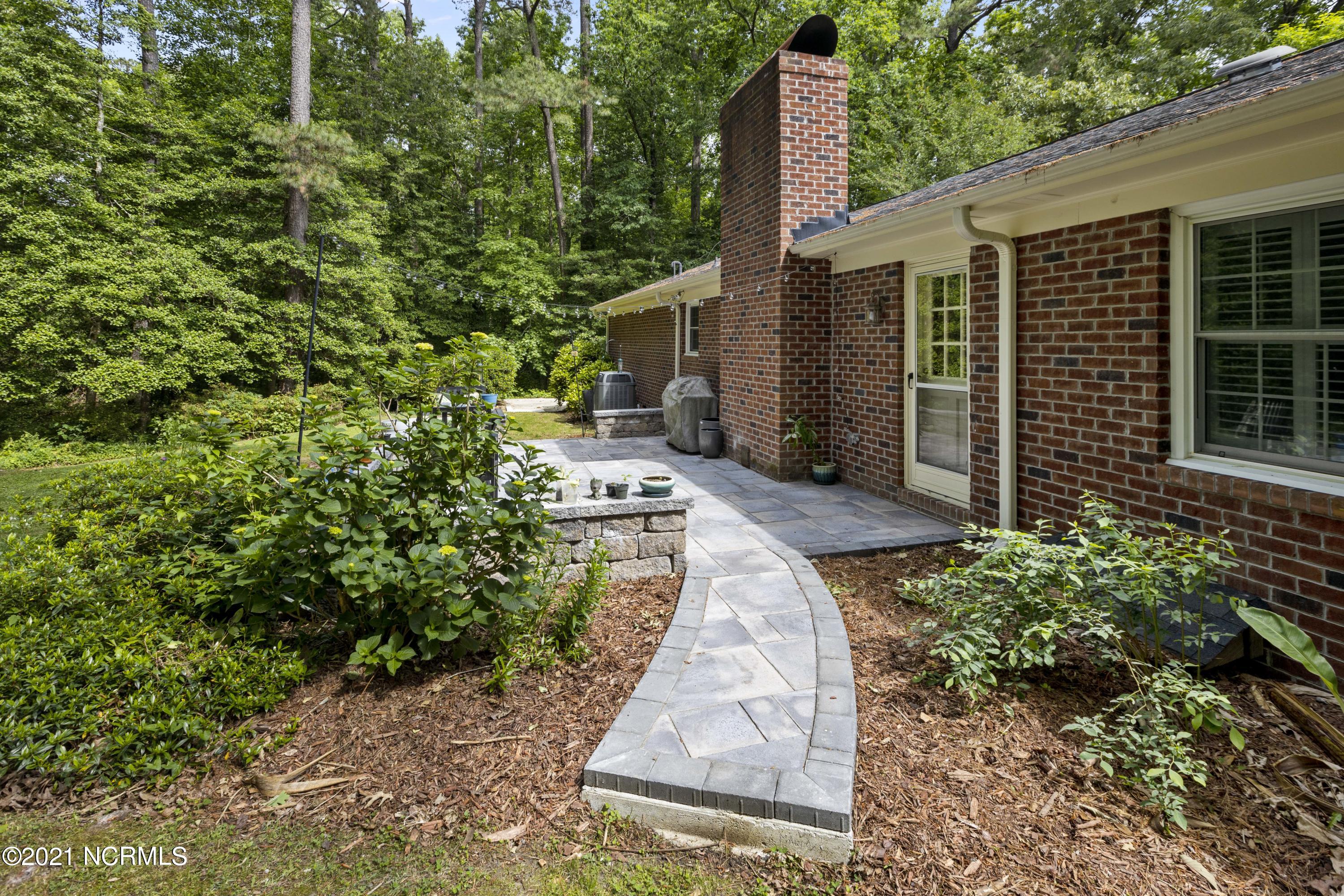 202 King George Road Greenville, NC 27858 - Photo 13 of 38 202 King George-13