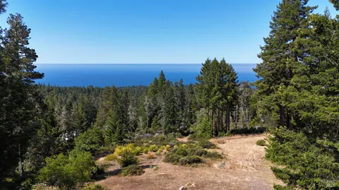 a view of a sky view