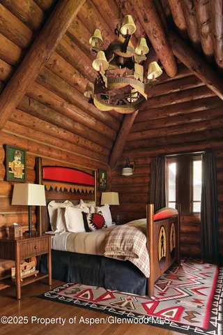 a view of an outdoor space